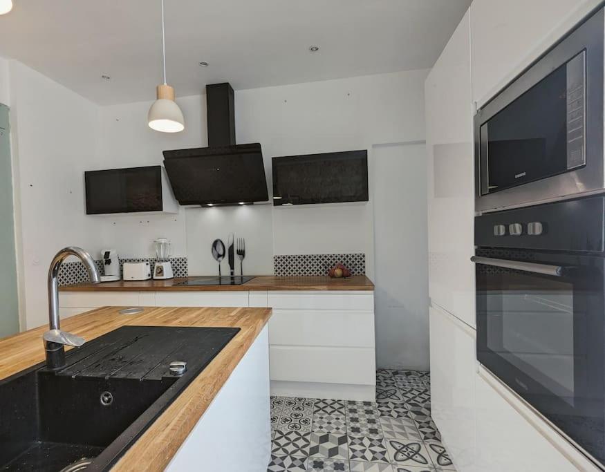 A 5Mn De La Reserve Africaine, Charmante Maison De Village Avec Patio Sigean Exteriör bild