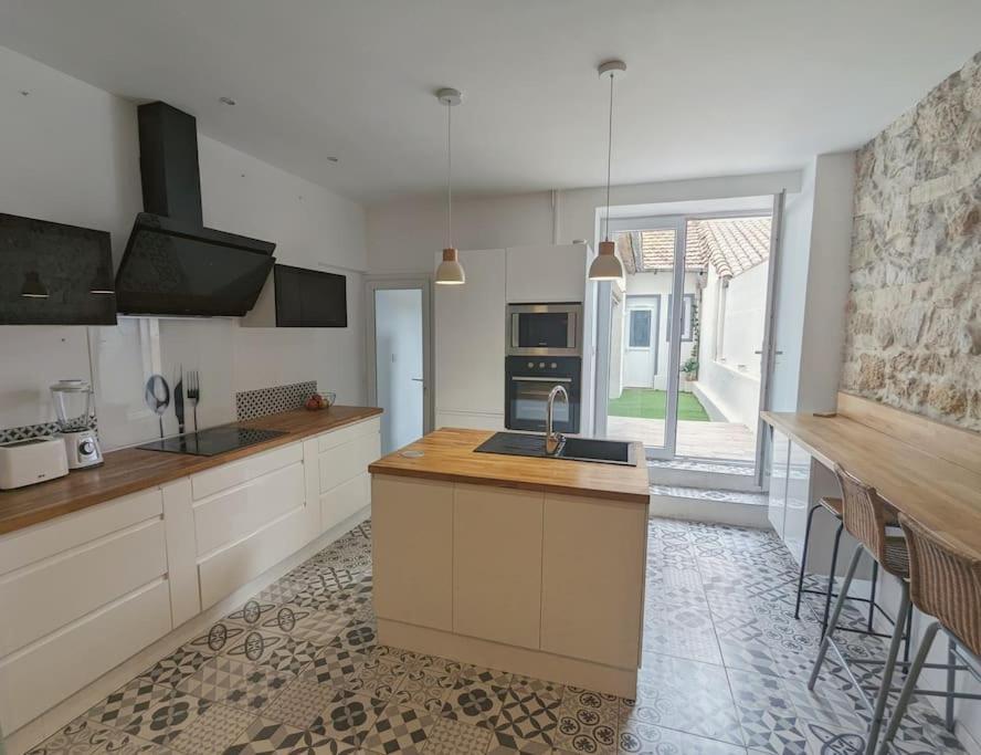 A 5Mn De La Reserve Africaine, Charmante Maison De Village Avec Patio Sigean Exteriör bild